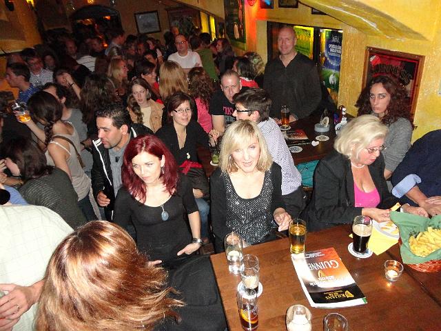 Kilians Speedwatcher Party 21.jpg - Rot steht ihr sehr gut!
